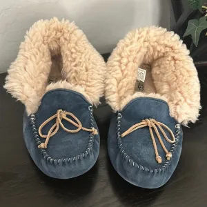 UGG Woman’s Alena Blue Suede Slip on Moccasin Shoe with Fur Lining, Bow Size 11