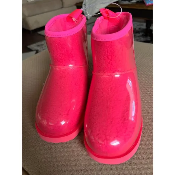 UGG Women's‎ Classic Clear Mini Winter Boots - NWOT - Size 6