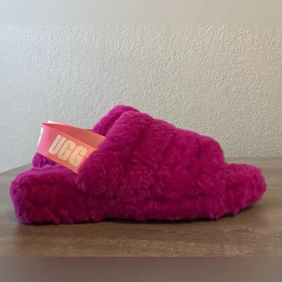 UGG Women's Fluff Yeah Slingback Sandal Pink Size 8
