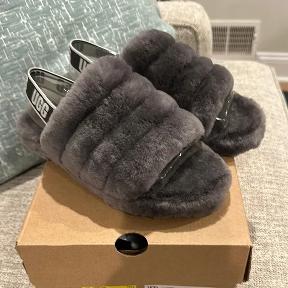 UGG Women's Fluffy Gray Slippers