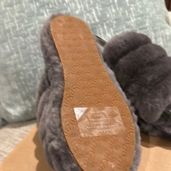 UGG Women's Fluffy Gray Slippers