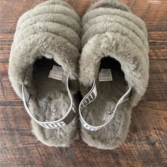 UGG Women's Fluffy Olive Slippers