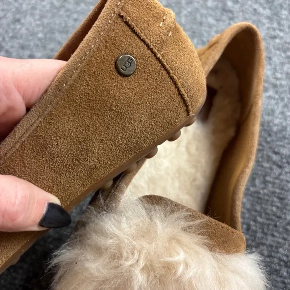 UGG Women’s Kaley Wisp Loafer Chestnut size: 7
