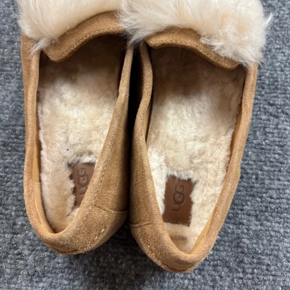 UGG Women’s Kaley Wisp Loafer Chestnut size: 7