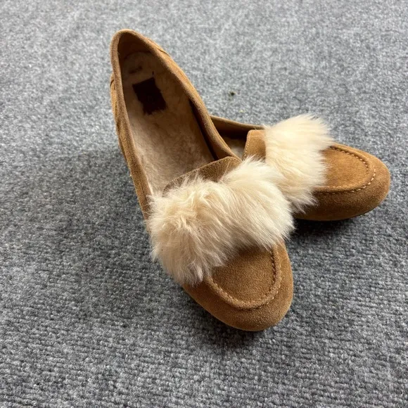 UGG Women’s Kaley Wisp Loafer Chestnut size: 7