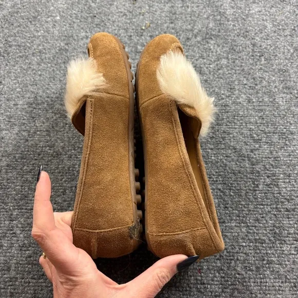 UGG Women’s Kaley Wisp Loafer Chestnut size: 7