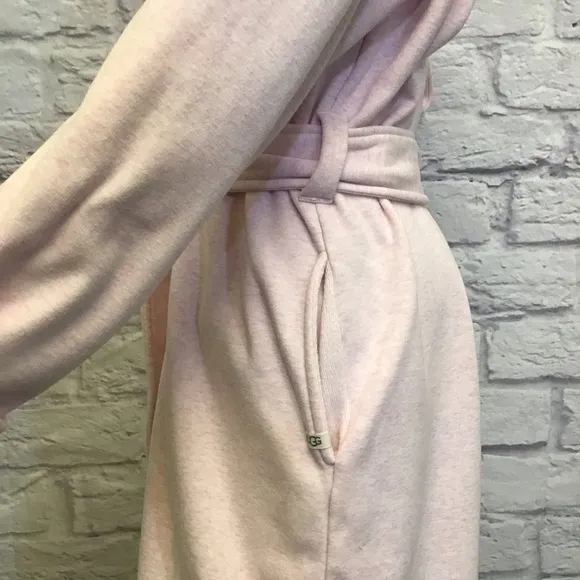 Ugg XL Blanche II Women’s Robe Pink Tie Waist Pockets Style 1095613 Tiny Flaw