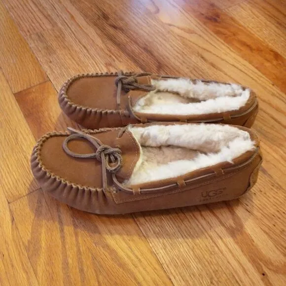 UGG Dakota Chestnut Suede Moccasin Slippers size 5