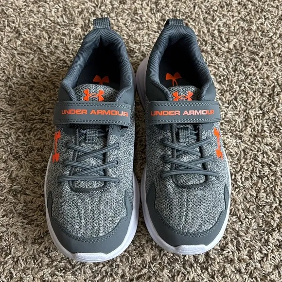 Under Armour Essentials Boys' Gray Orange Logo Shoes Size 2Y