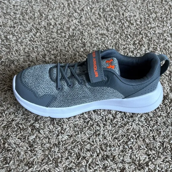 Under Armour Essentials Boys' Gray Orange Logo Shoes Size 2Y