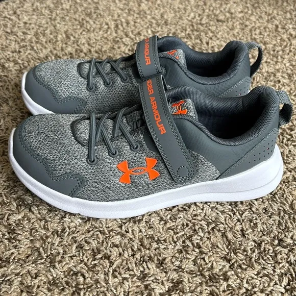 Under Armour Essentials Boys' Gray Orange Logo Shoes Size 2Y