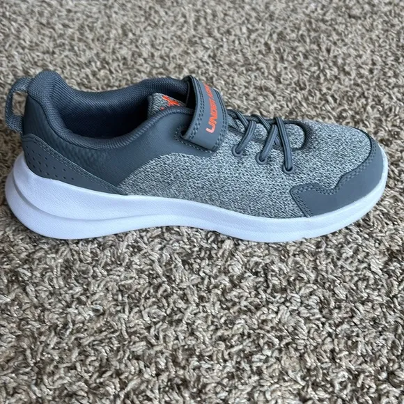 Under Armour Essentials Boys' Gray Orange Logo Shoes Size 2Y