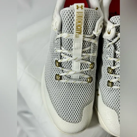 UNDER ARMOUR WOMEN'S HOVR BLOCK CITY 3.0 VOLLEYBALL SHOE size 14