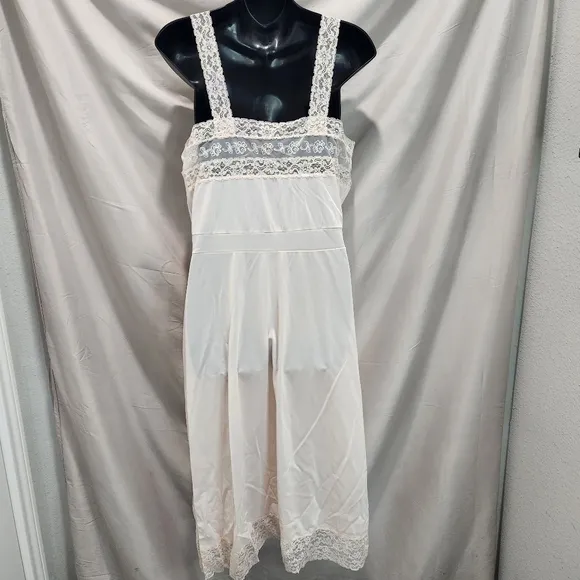 Van Raalte Vintage 60s Light Pink Lace Trim Lingerie Slip Dress Nightgown