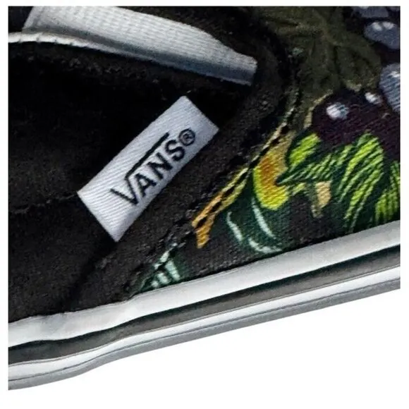 VANS Classic Slip On Fruit Skull Black White Shoes Men's Size 8 New W/Out Box