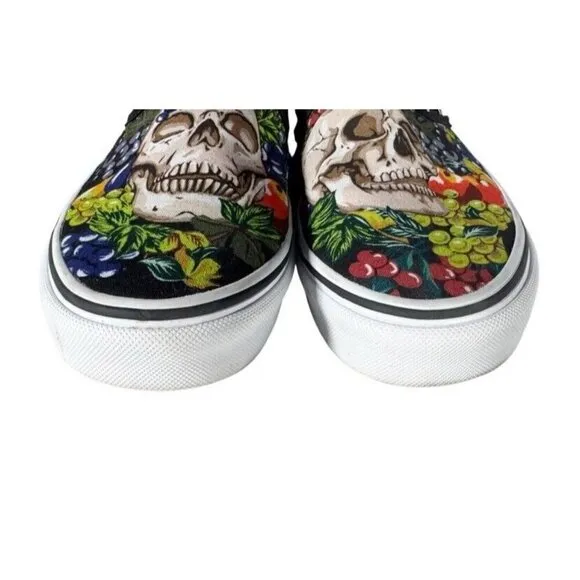 VANS Classic Slip On Fruit Skull Black White Shoes Men's Size 8 New W/Out Box