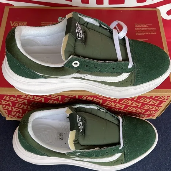 Vans Old Skool OverDark Green/WhiteVNOA7Q5EDGYWMNS sneakers - Platforms