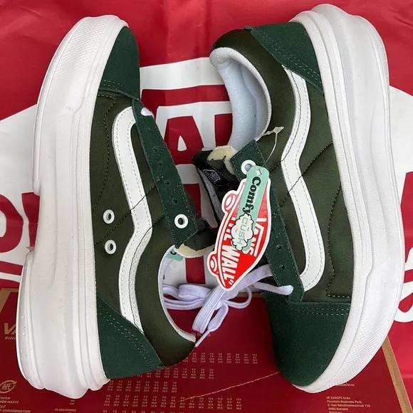 Vans Old Skool OverDark Green/WhiteVNOA7Q5EDGYWMNS sneakers - Platforms