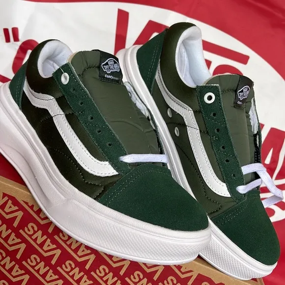 Vans Old Skool OverDark Green/WhiteVNOA7Q5EDGYWMNS sneakers - Platforms