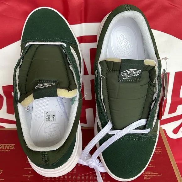 Vans Old Skool OverDark Green/WhiteVNOA7Q5EDGYWMNS sneakers - Platforms