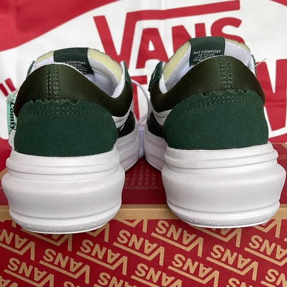 Vans Old Skool OverDark Green/WhiteVNOA7Q5EDGYWMNS sneakers - Platforms