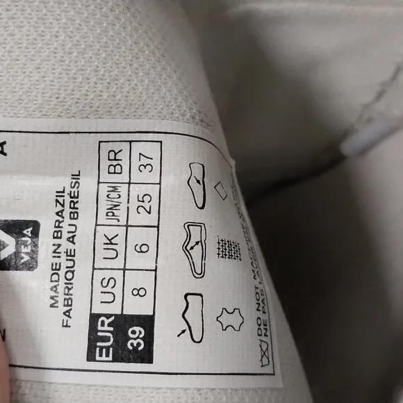 Veja V12 Sneakers