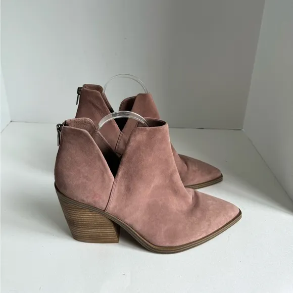 Vince Camuto Gigietta Suede Bootie Women's Shoes Size 11