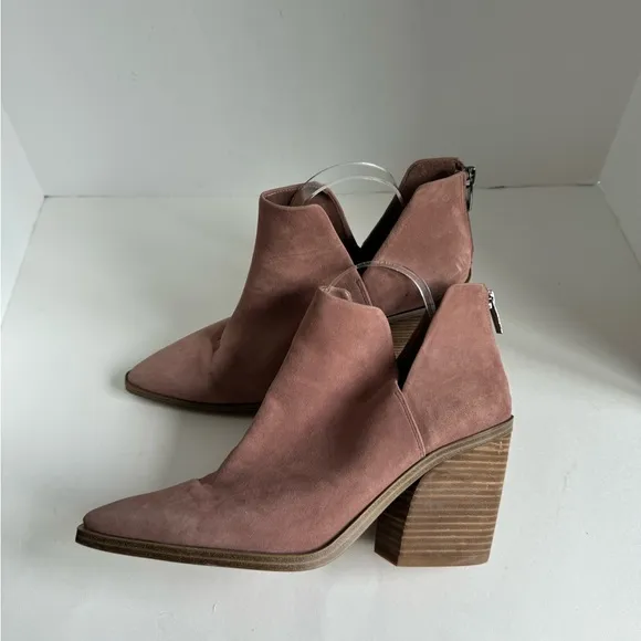 Vince Camuto Gigietta Suede Bootie Women's Shoes Size 11