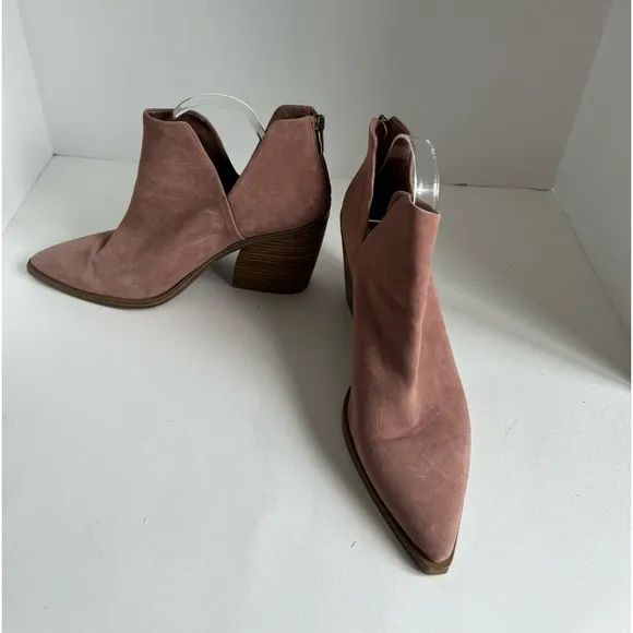 Vince Camuto Gigietta Suede Bootie Women's Shoes Size 11