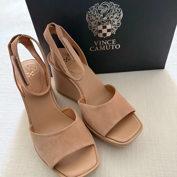 Vince Camuto Women's Tan Wedge Sandals