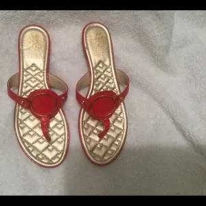 Vince Camuto Sandals Thongs Women's Shoes Red Gold