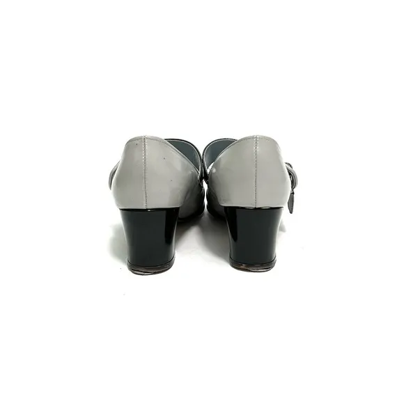 Vintage 1960s gray and black leather mod wingtip heeled Mary Jane shoes