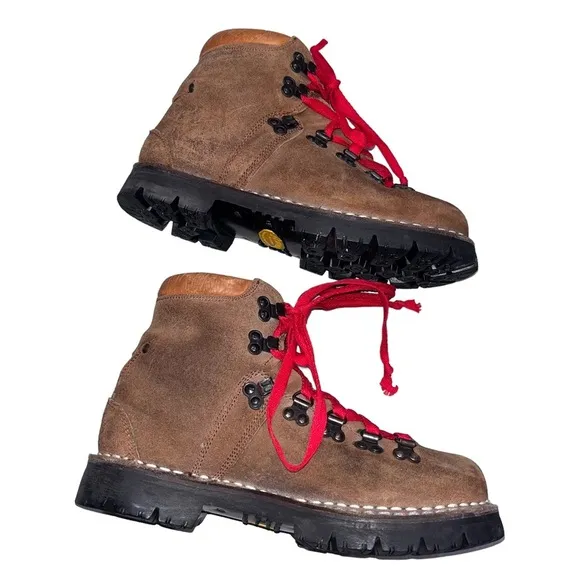 Vintage 70’s Men’s Woodstock Brown Suede Hiking Boots