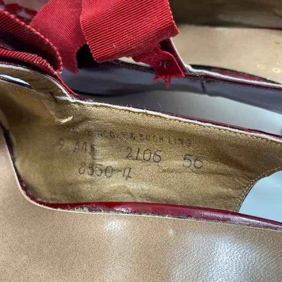 Vintage Bon Marche Maroon Leather Heels Size 9 AAA Ribbon Bows Sling Back Flaws