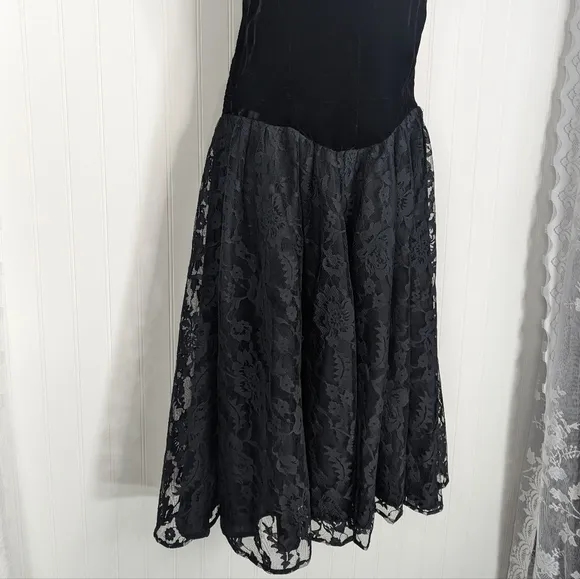 VINTAGE Chenelli Paris Strapless Velvet Lace Fit &amp; Flare Dress Sz 11