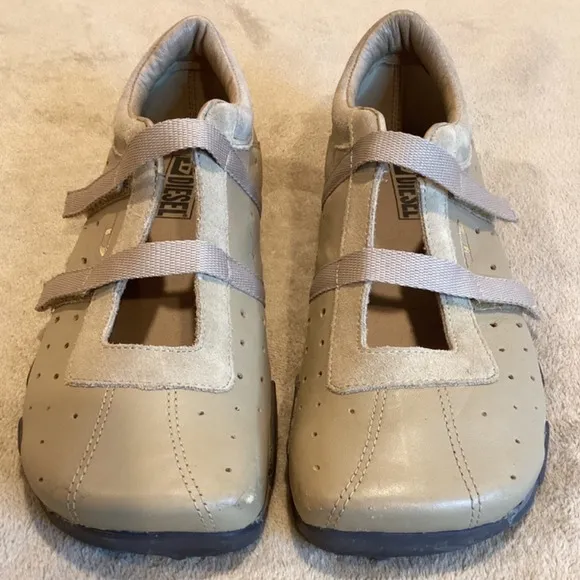 Vintage Diesel &quot;Doll&quot; Womens Leather Sneaker Size Womens US 7.5, UK 5.5, EU 38