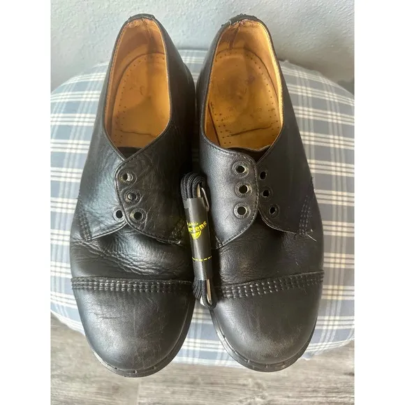 Vintage Dr. Martens Cap Toe Shoes ENGLAND VTG, Leather Made in England Size 10
