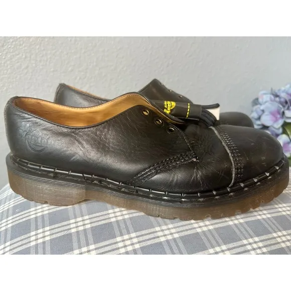 Vintage Dr. Martens Cap Toe Shoes ENGLAND VTG, Leather Made in England Size 10