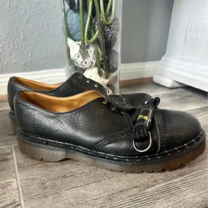 Vintage Dr. Martens Cap Toe Shoes ENGLAND VTG, Leather Made in England Size 10