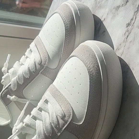Vintage Havana White Tan Platform Sneakers 8.5 Perforated Low Top Lace Up Shoes