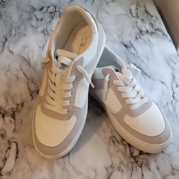 Vintage Havana White Tan Platform Sneakers 8.5 Perforated Low Top Lace Up Shoes