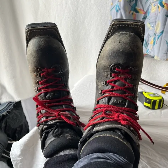 Vintage Scarpa ASOLO Italian Leather lacer three pin tele ski boot’s HEAVY nice