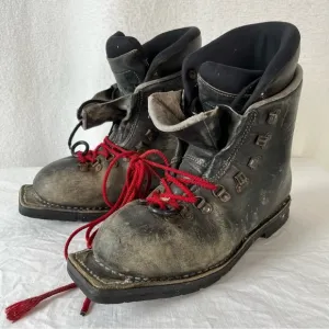 Vintage Scarpa ASOLO Italian Leather lacer three pin tele ski boot’s HEAVY nice