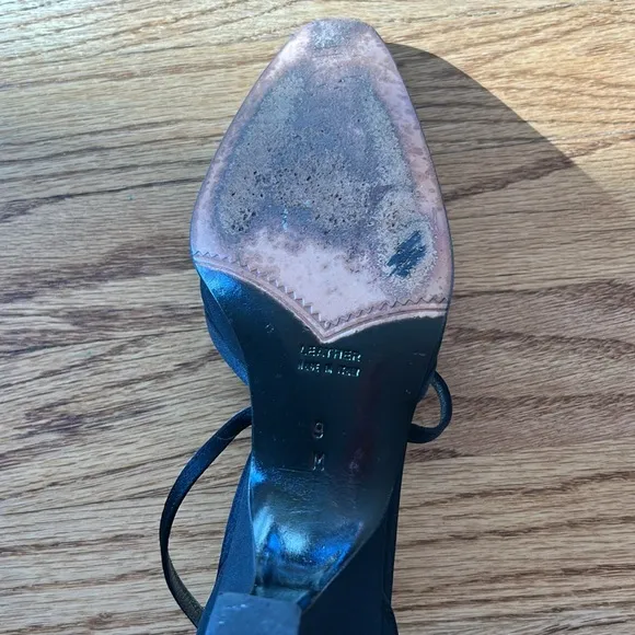Vintage Yves Saint Laurent black heeled shoes Size 9 M