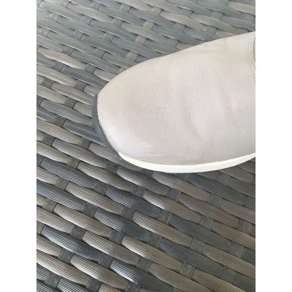 Vionic Carmen shoes size 9