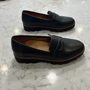 Vionic Dark Green Leather Cheryl II Closed Toe Loafer Shoes Size 9