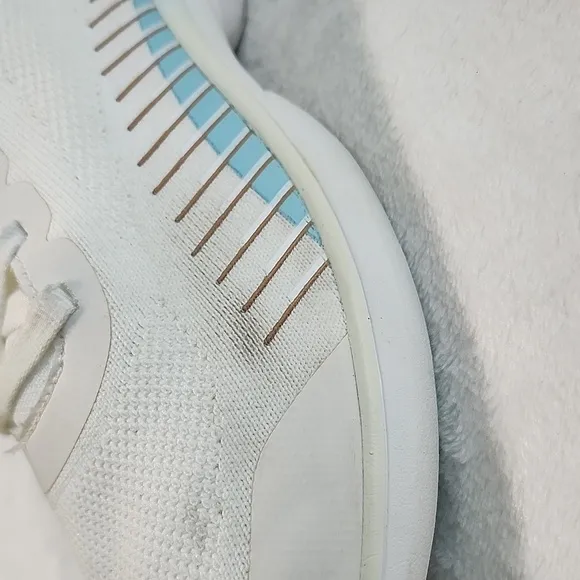 Vionic Embolden Marshmallow white pale blue knit support  sneaker Women'…