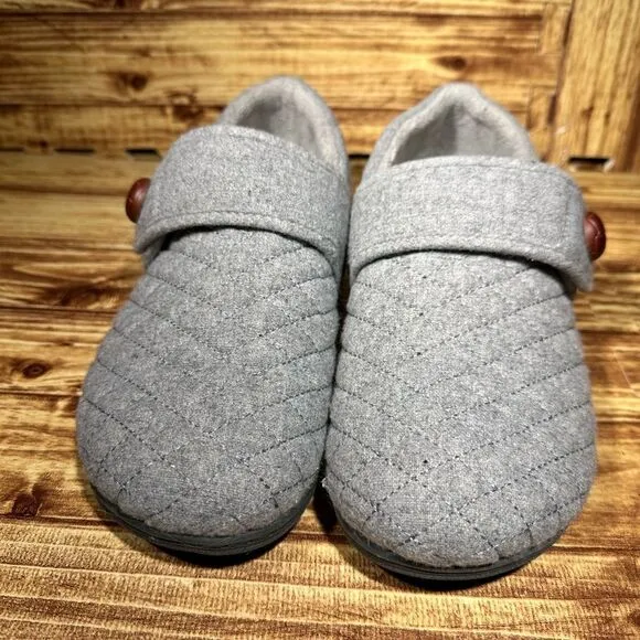 Vionic Jackie Women's Gray Quilted Flannel Adjustable Supportive Slippers Size 9