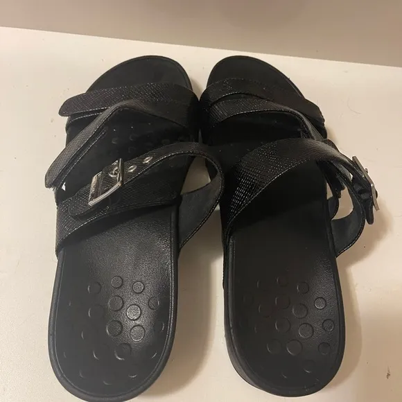 Vionic Pacific Rio Lizard Black Size 11.  in great conditions