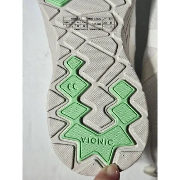 Vionic Norelle ladies athletic shoes Nwt